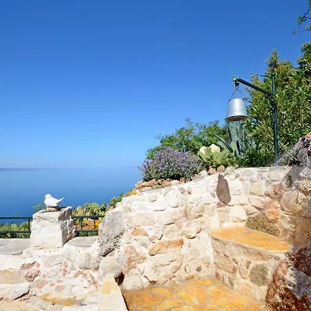 House Dobrila Dom wakacyjny