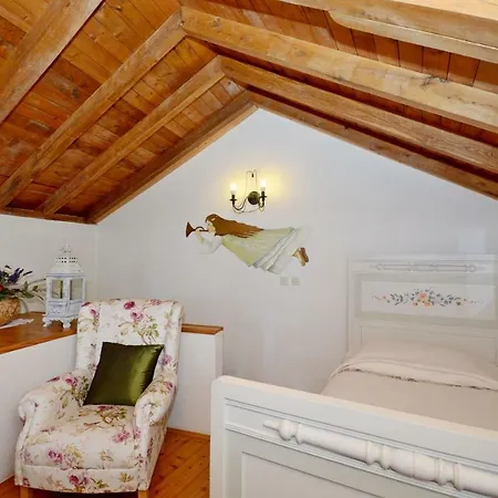 House Dobrila Ferienhaus *